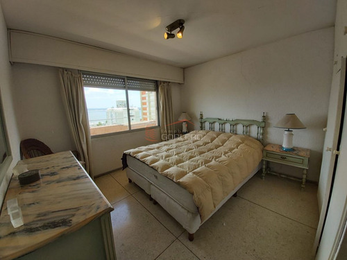 Imagen 10 de 30 de Apartamento En Venta Y Venta En Punta Del Este, Península, Céntrico, Piso Alto Con Muy Linda Vista Despejada