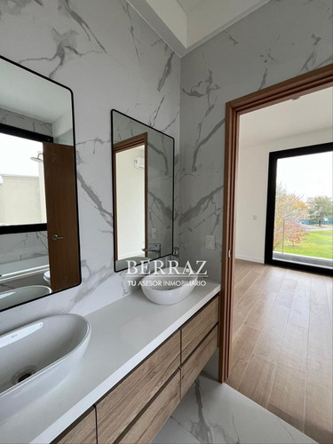 Casa Venta 5 Ambientes En Ayres Plaza Pilar Lote De 923 M2