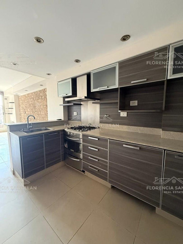 Departamento 3 Ambientes Con Cochera En Venta En Lomas De Zamora, G.b.a. Zona Sur, Argentina
