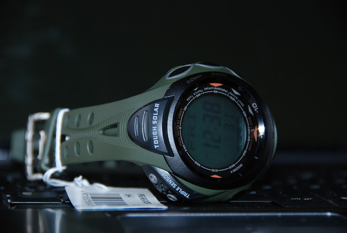 Reloj Casio Prg Sports90 Solar Triple Sensor Verde Oscuro Negro Gris