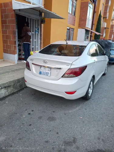 Hyundai Accent 1.6 Premium Automática