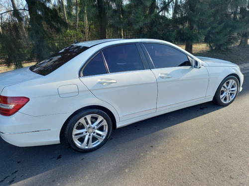 Imagen 5 de 7 de Mercedes Benz 220