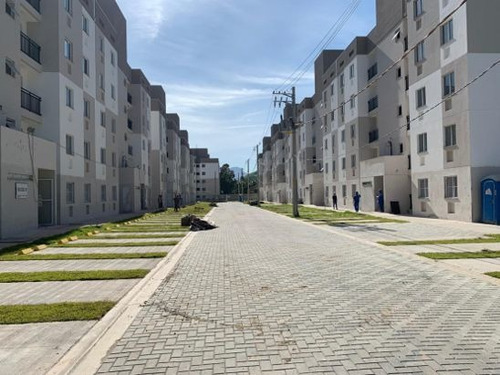 Apartamento À Venda Na Estrada Do Rio Grande, Taquara, Rio De Janeiro - Rj - Liv-11596
