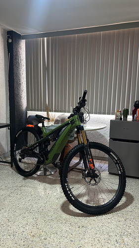 E-bike Pivot Pivot Shuttle Am