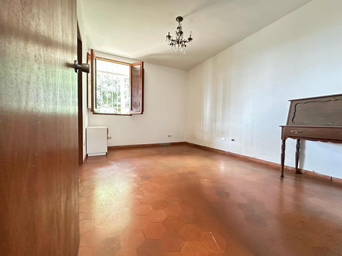 Casa/venta/lalagunita/2070m.t/834m.c/14h/12b/20p/ref.450.000