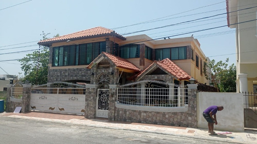 Vendo Casa En Las Orquídeas En La Romana, República Dominicana