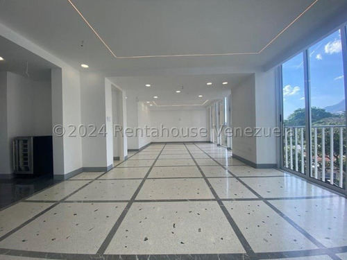 Ampllio Y Remodelado Apartamento En Venta En Altamira 25-21699 Ag