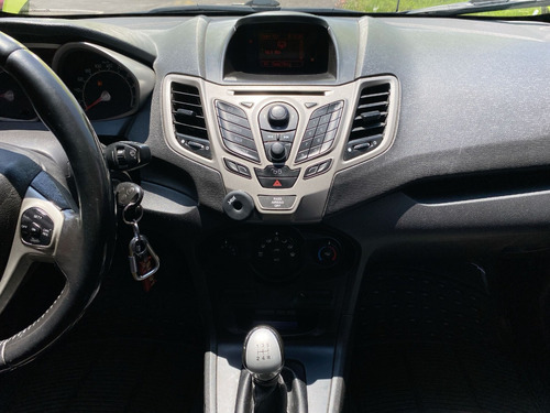 Ford Fiesta 1.6 Hatchback Mecánica