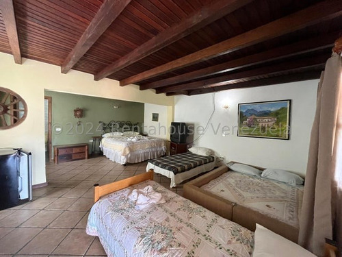 En Venta Casa Y Terreno Ubicada En La Colonia Tovar. Rah #25-5095