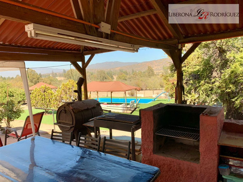 Casa En Venta De 8 Dorm. En Quilpué
