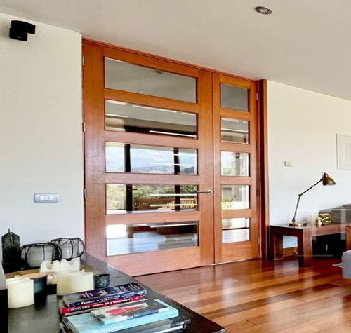 Casa En Venta De 5 Dorm. En Lo Barnechea Avda La Dehesa