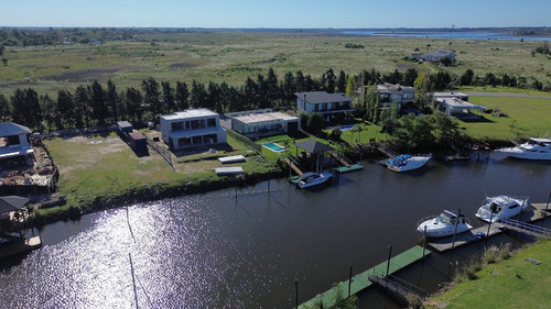 Marina Santa Lucia - Barrio Cerrado - Boating Club -