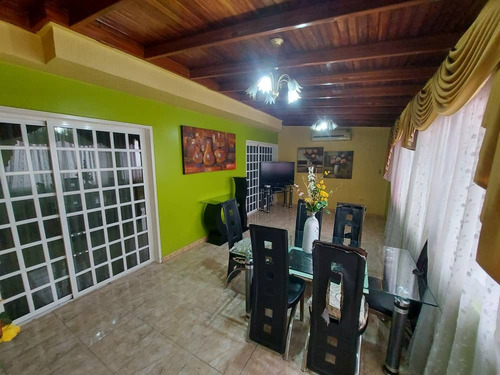 Townhouse En Venta En Araguama Country, Maracay