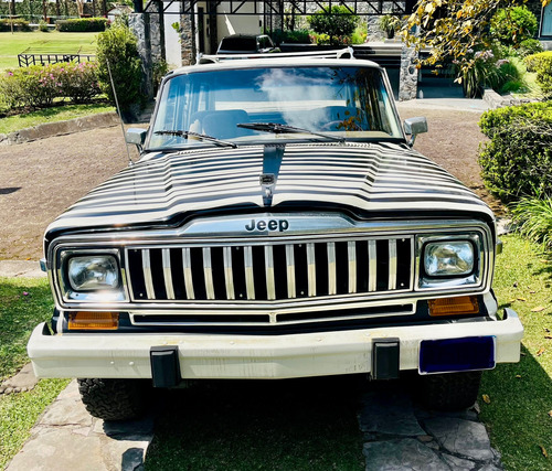 Jeep Wagoneer