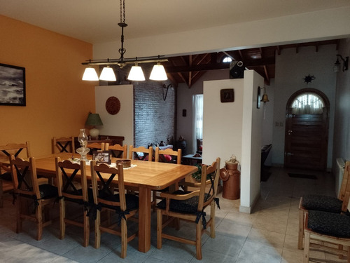 Imagen 20 de 24 de Venta De Chalet En Adrogué