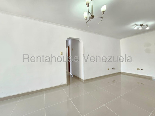 Apartamento En Venta Base Aragua Maracay Con Pozo De Agua Piscina Piso Medio Vigilancia Kg:25-12193
