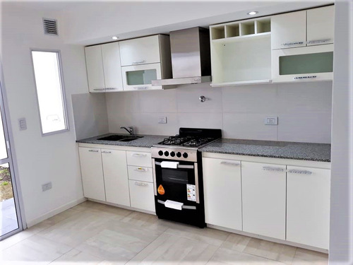 Imagen 6 de 14 de Duplex A Estrenar De 4 Ambientes Estilo Minimalista