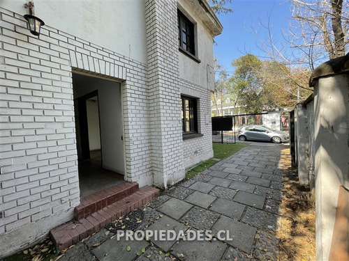 Casa En Venta De 4 Dorm. En Providencia