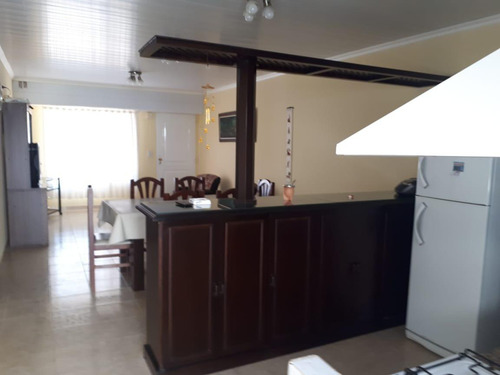 Casa En Venta - 3 Dormitorios Y 3 Baños - 200mts2 - Claromeco