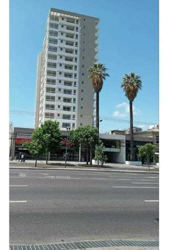 Centro, 2 Dormitorios, 2 Baños, Estacionamiento Y Bodega