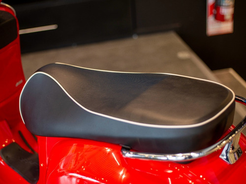 Imagen 10 de 25 de Vespa Gts 300 Super Roja Entrega Inmediata