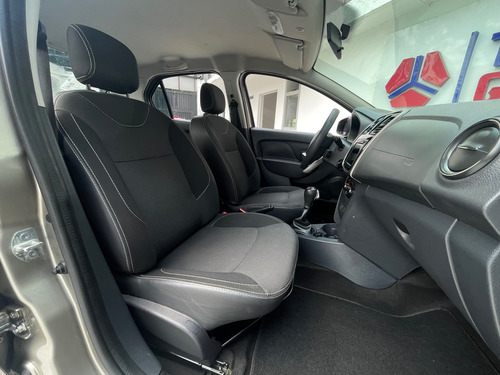 Renault Logan 1.6 Expression At