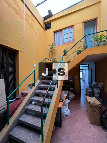 Alquiler Casa Grande Ideal Empresa, Negocio, Vivienda De 4 Dormitorios 3 Baños. Jardin, Parrillero Sobre Avenida Agraciada