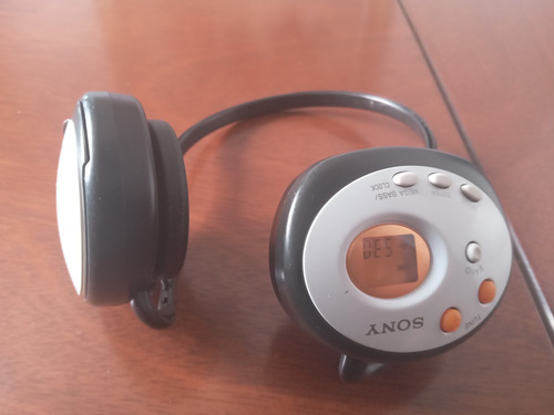 Sony Walkman Srf-hm01v S2 Am/gm Ariculares Estilo Radio (Usado)