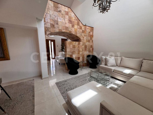 Casa En Venta En Las Quintas