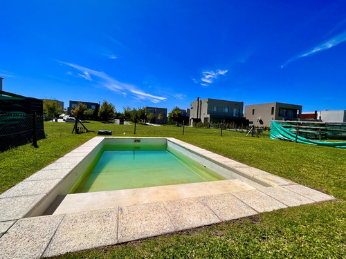 Imagen 24 de 29 de Vendo Casa A Estrenar, Dos Plantas, Tres Dormitorios Y Con Piscina, Barrio Las Tipas, Nordelta!