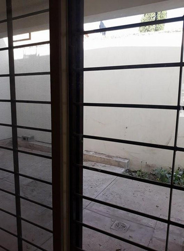 Local Comercial/ Oficina En Renta En Col. Unidad Chihuahua.