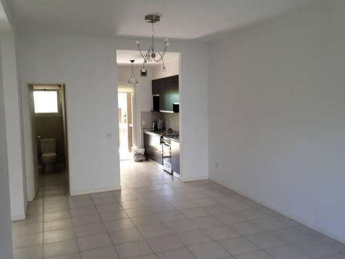 Excelente Departamento Con Jardín Y Pileta. Con Renta Hasta Junio