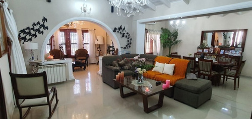 Imagen 16 de 30 de Venta Chalet 5 Ambientes Ciudad Evita.