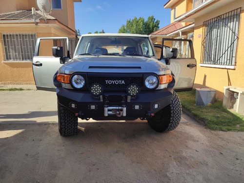 Imagen 13 de 24 de Toyota Fj Cruiser Dlx 4x4 V6 4.0