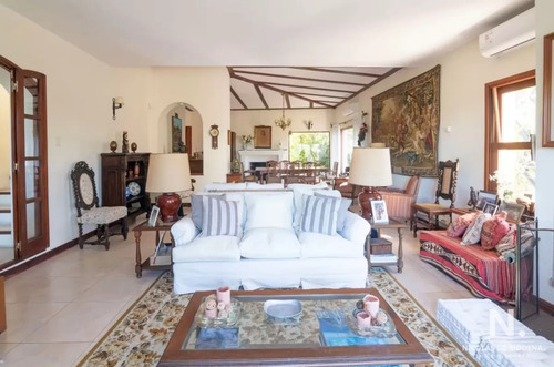 Espectacular Chalet A Pasoa Del Mar. San Rafael, 4 Dormiotorios + Dependencia En Venta.