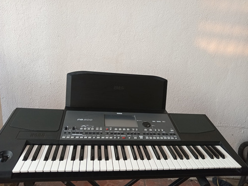 Teclado Korg Pa 600