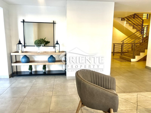 Depto En Primer Piso, Semi Nuevo, La Reina