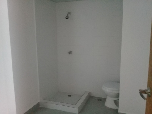 En Torre, 61m2, 1hab., 1.5baños, 1parqueo, Locker; De 86 A 141m2, 2habs., 2 Y 2.5baños, 2parqueos, Cuarto Útil, Gym, Área Soc., Planta Full, Gas C., Evaristo Morales, Santo Domingo, Dn, Rd.