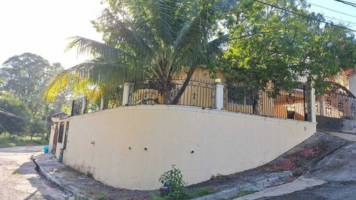 Alquilo Casa Para Vivienda, En Altos De Arroyo Hondo 2do.