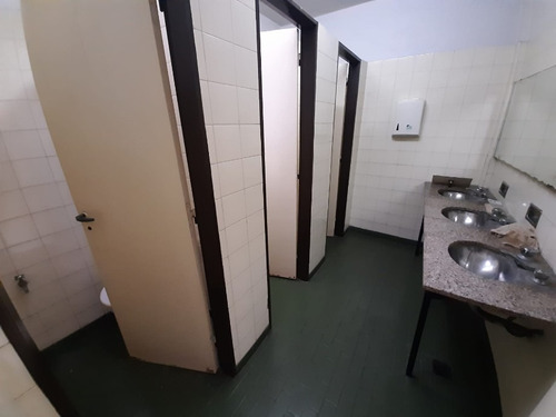 Imagen 5 de 12 de Local En Venta En Ituzaingo Sur