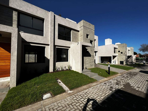 Imagen 7 de 24 de Dúplex De Tres Dormitorios En Alquiler En Housing Cerrado Casa Norte - Argüello