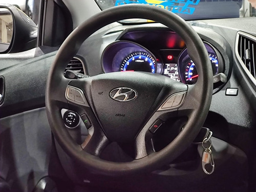 Imagem 19 de 20 de Hyundai Hb20s 1.6 Comfort Plus 16v 2017