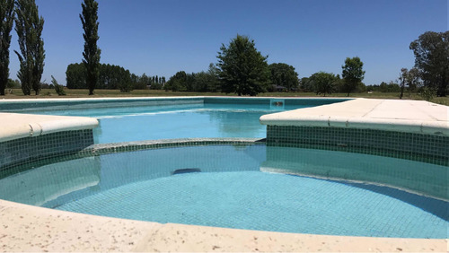 Imagen 8 de 14 de Chacra 6 Hab 3 Baños Piscina 10000 Metros De Parque