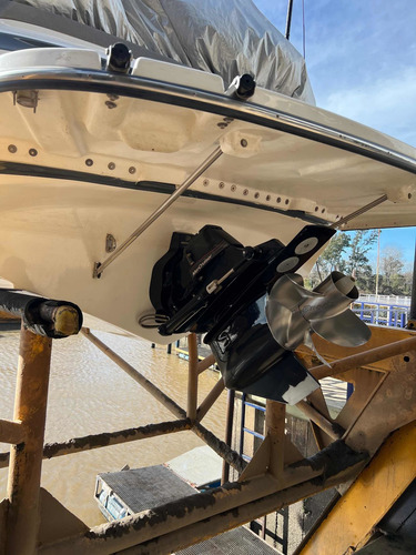 Imagen 10 de 24 de Lancha Cuddy Klase 2400 No Quicksilver Mercruiser 250hp Brav