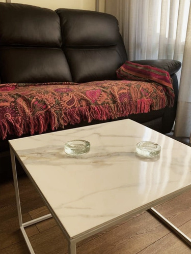 Imagen 5 de 10 de Mesa Ratona Simil Marmol Con Est. Hierro Estilo Minimalista