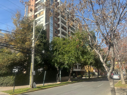 Plaza Ñuñoa, Excelente Ubicación, Muy Buen Estado.