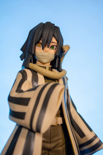 Figura De Demon Slayer Obanai Iguro Sepia