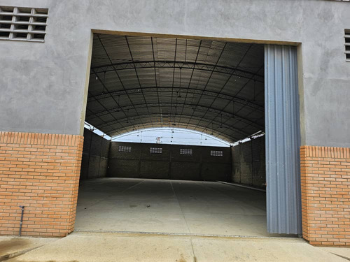 Se Alquilan Galpones Nuevos De 500 M2 Y 700 M2 En Barcelona Anzoategui