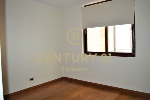 Departamento De Lujo En Excelente Barrio Residencial