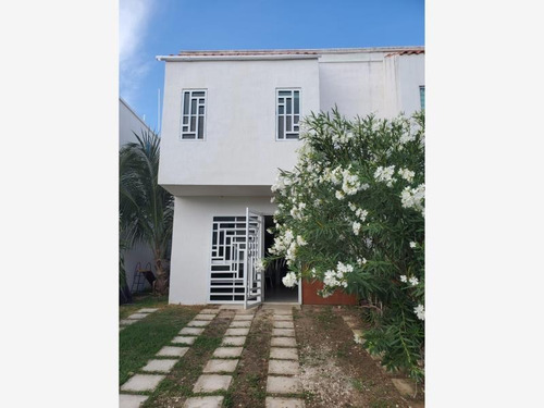 Imagen 1 de 12 de Casa Sola En Venta Playa Azul